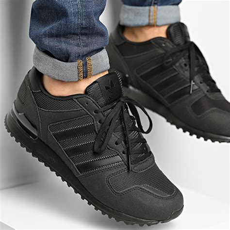 adidas originals zx 700 black.